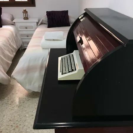 Casa De Corralon Cadice