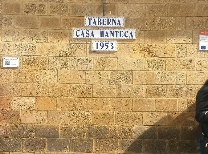 Casa De Corralón * Cádis